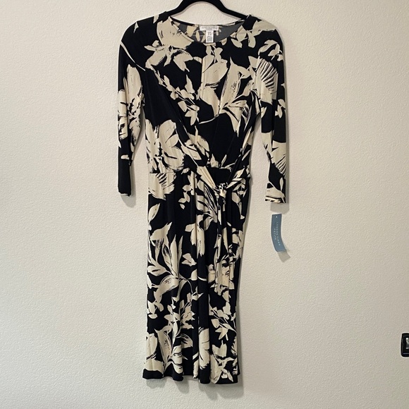 London Times Dresses & Skirts - Women’s Keyhole Side Tie Flare Black and Cream Floral Dress